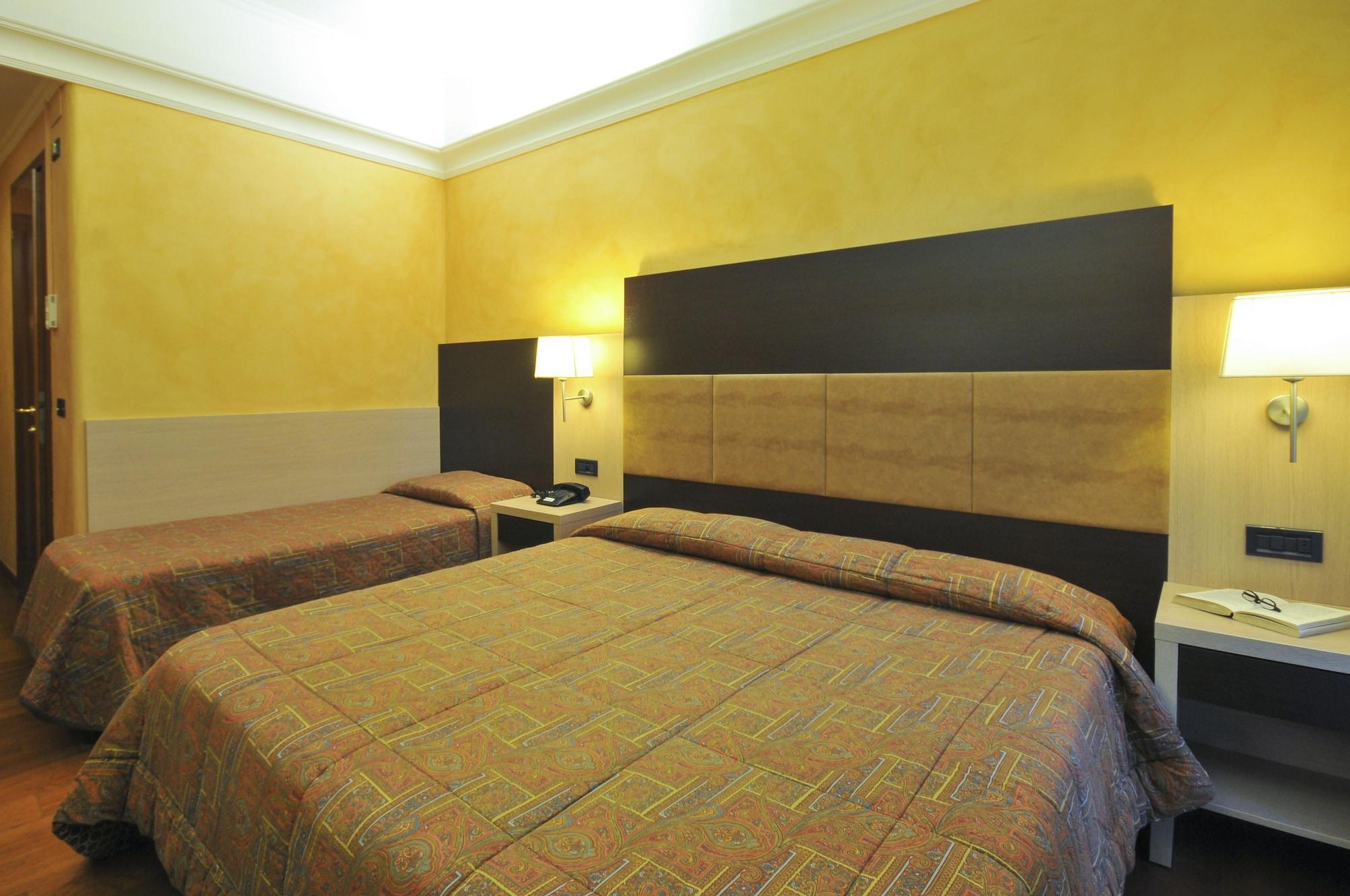 Hotel Enrichetta Desenzano del Garda Exterior photo