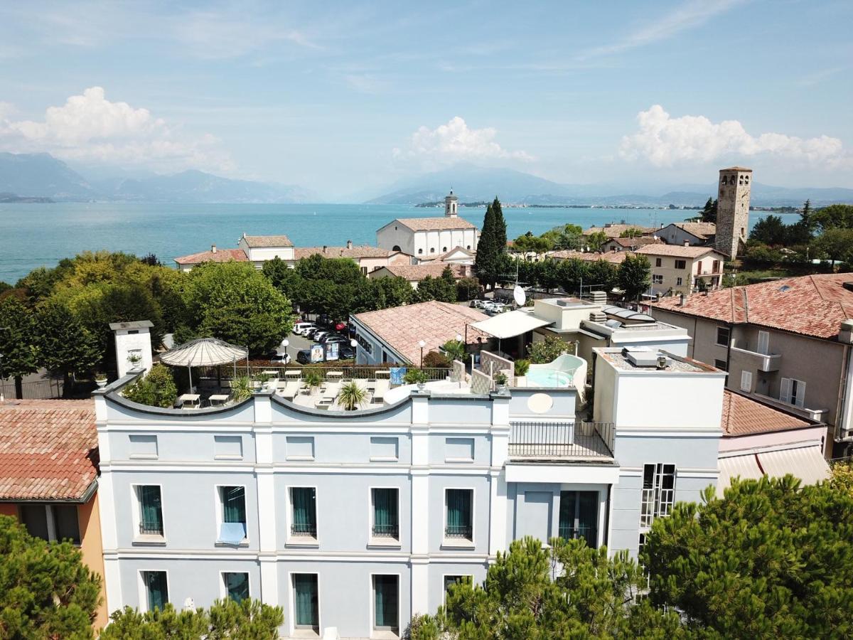 Hotel Enrichetta Desenzano del Garda Exterior photo