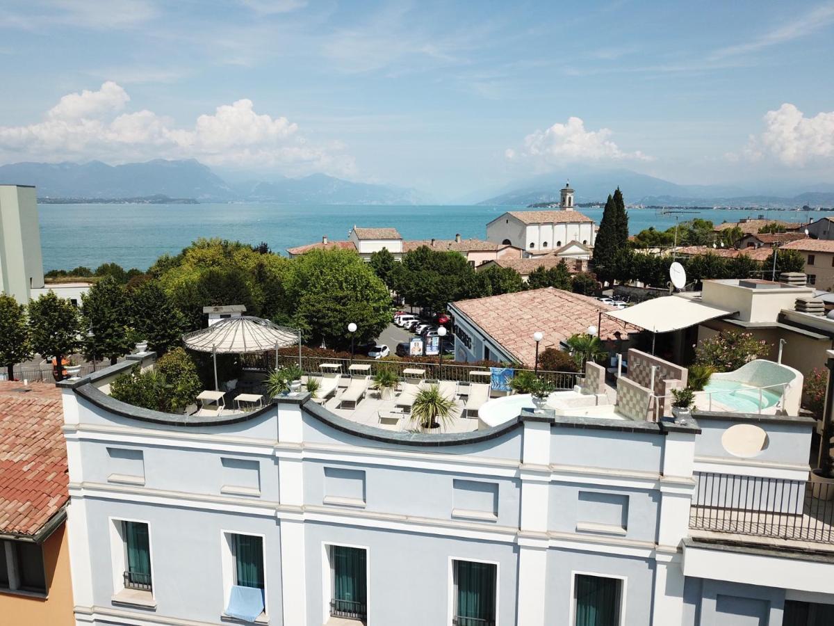 Hotel Enrichetta Desenzano del Garda Exterior photo